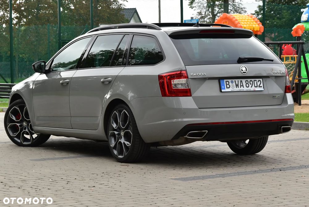 Skoda Octavia 2.0 TDI DSG RS - 27