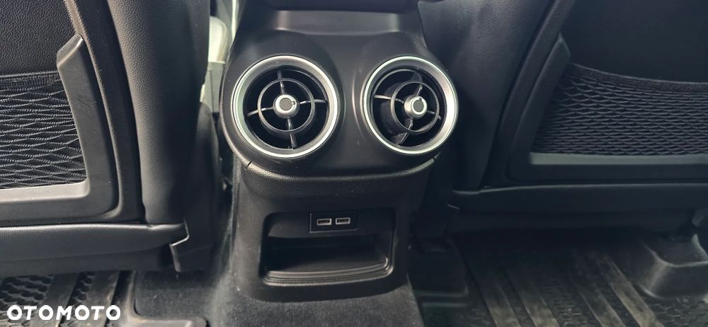 Alfa Romeo Stelvio 2.0 Turbo 16V AT8-Q4 Veloce Ti - 22