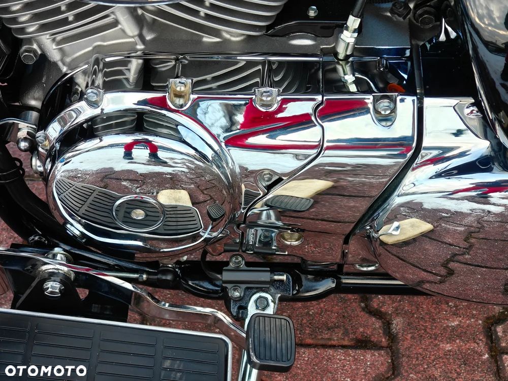 Suzuki Intruder - 30