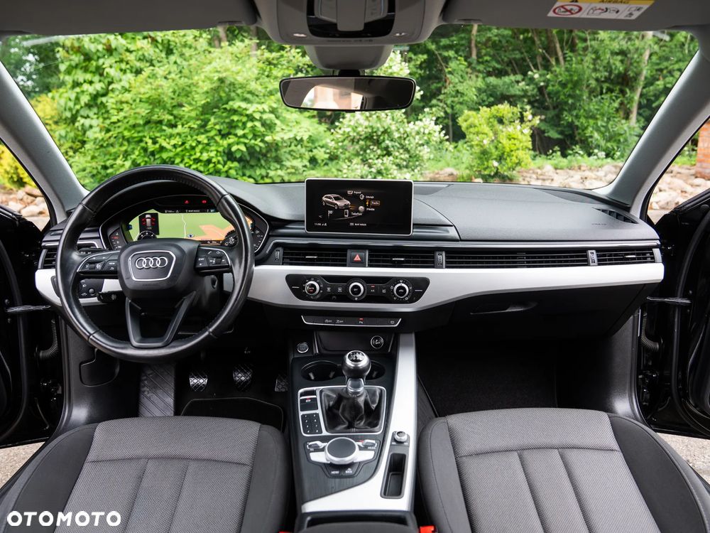 Audi A4 Avant 2.0 TDI Design - 30