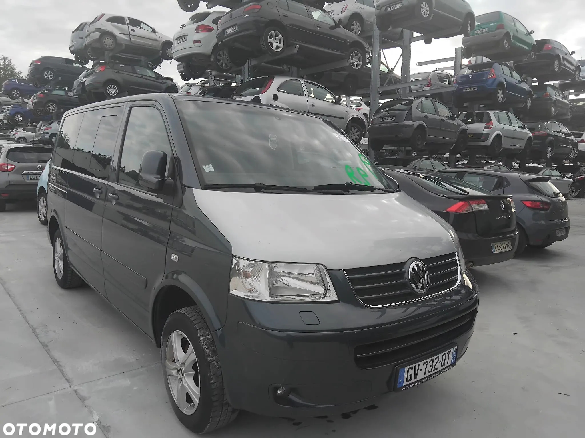 Volkswagen Multivan - 2