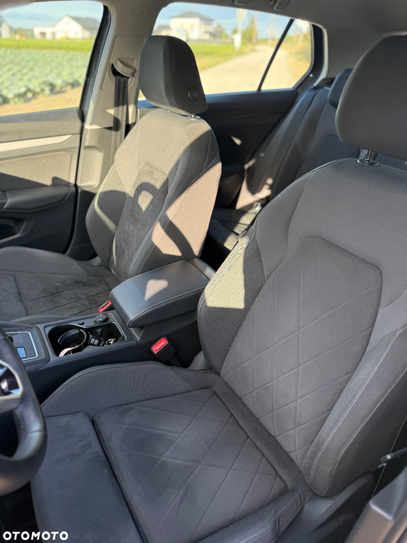 Volkswagen Golf 2.0 TDI SCR DSG Life - 19