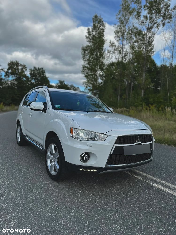Mitsubishi Outlander 2.2 DI-D 4WD TC-SST Instyle - 2