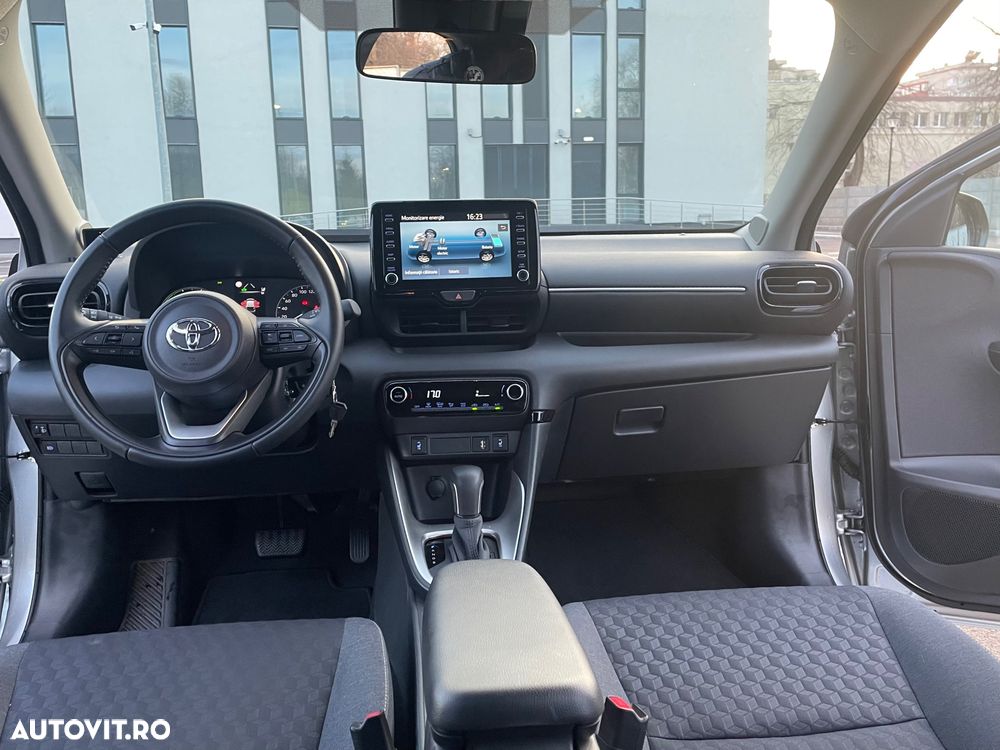 Toyota Yaris 1.5 VVT-i HSD Dynamic - 13