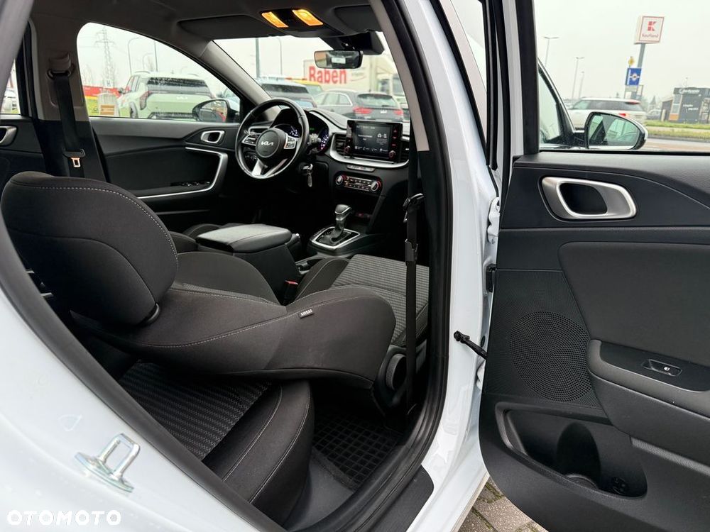 Kia Ceed 1.5 T-GDI M DCT - 24