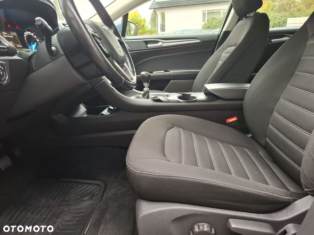 Ford Mondeo - 38