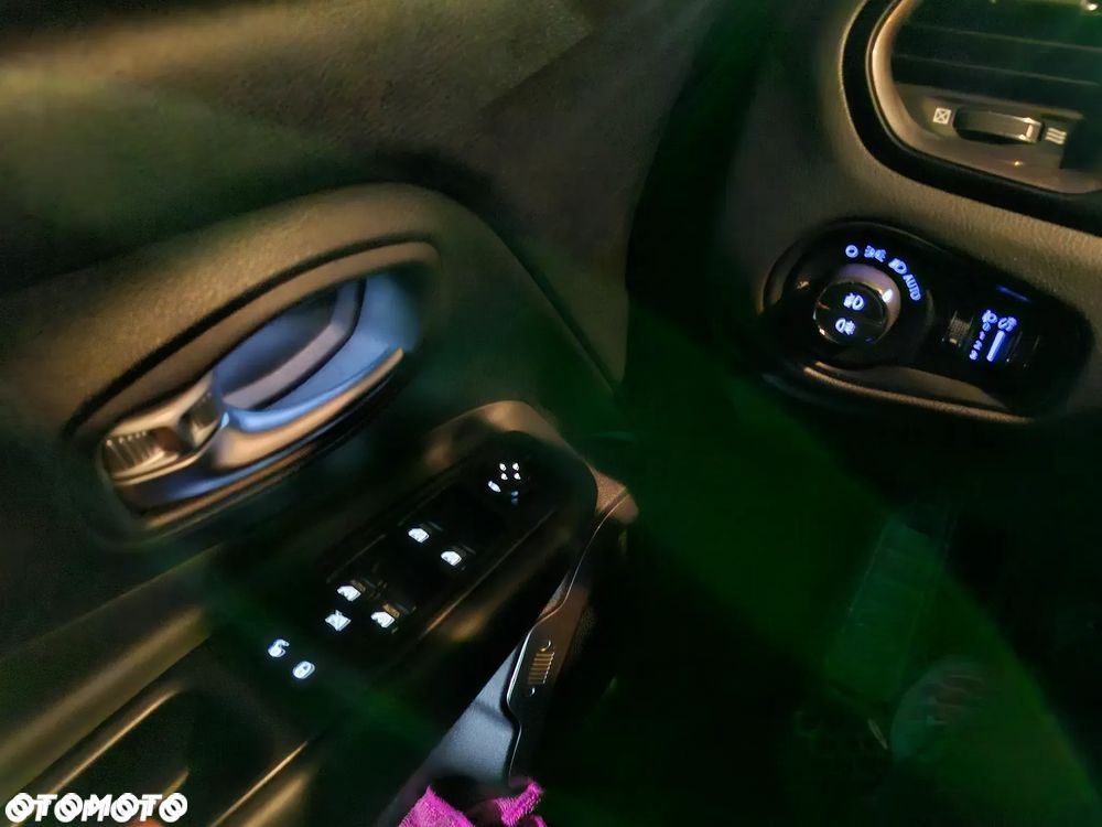 Jeep Renegade ver-1-3-gse-t4-turbo-limited-fwd-s-s - 36