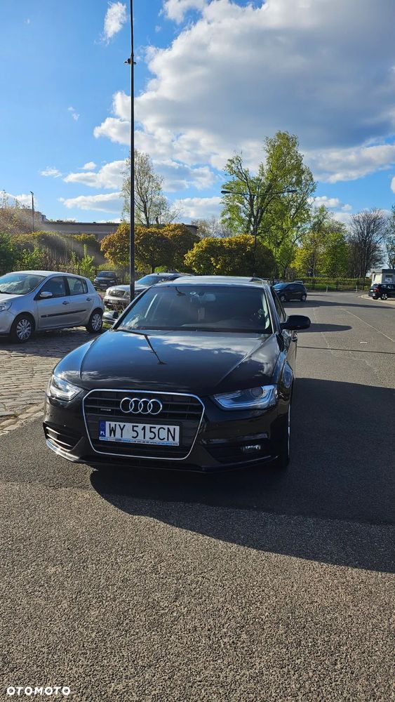 Audi A4 Limousine - 1
