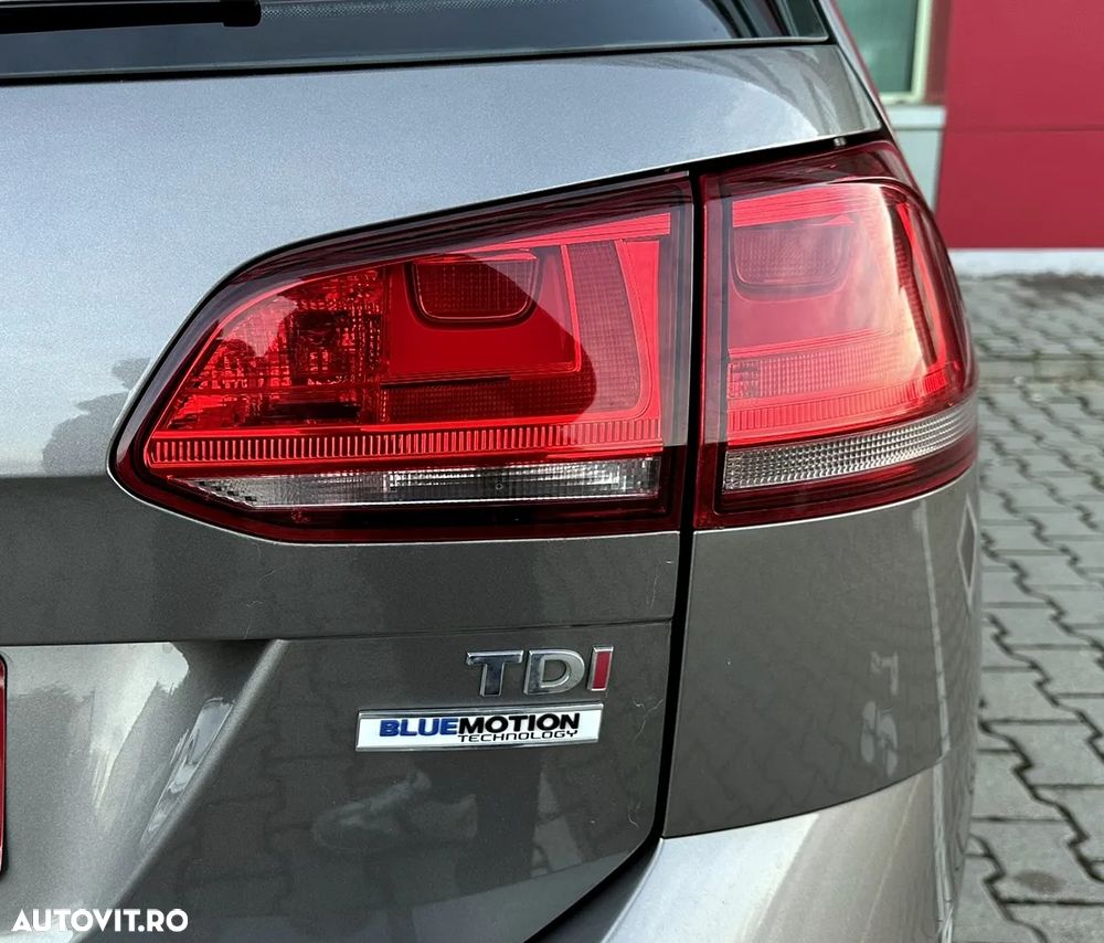 Volkswagen Golf - 26