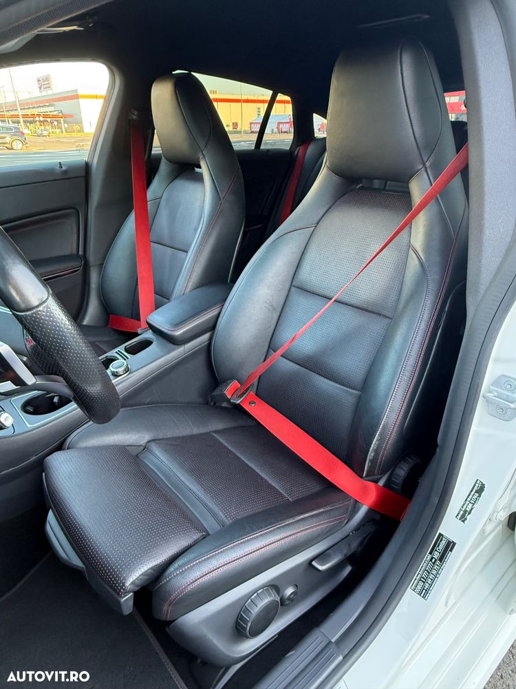 Mercedes-Benz CLA 220 d Shooting Brake 4Matic 7G-DCT AMG Line - 18