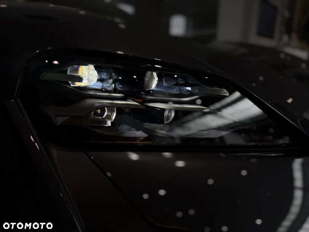 Porsche Taycan 105kWh Turbo GT - 12
