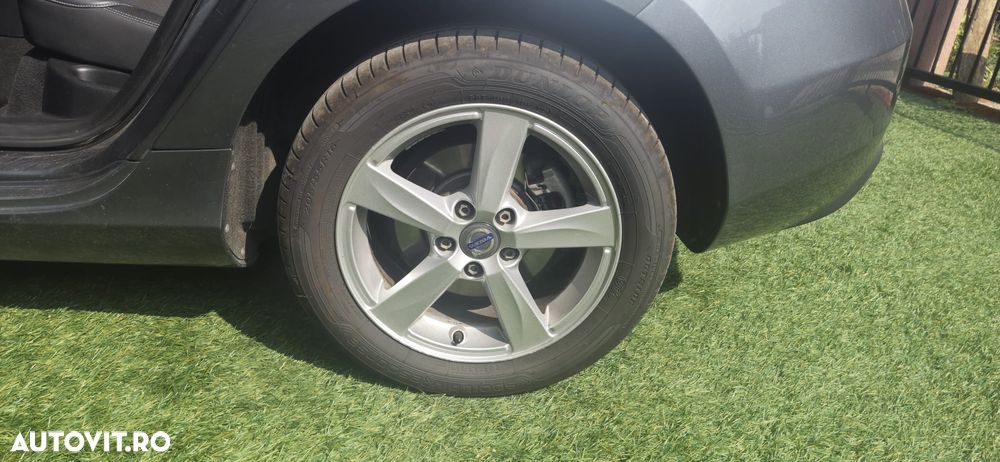 Volvo V40 D2 Momentum - 11