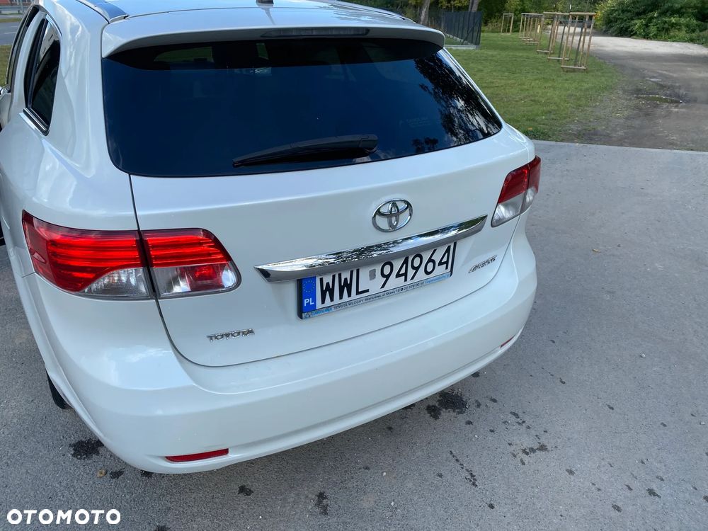 Toyota Avensis 1.8 Premium MS - 11