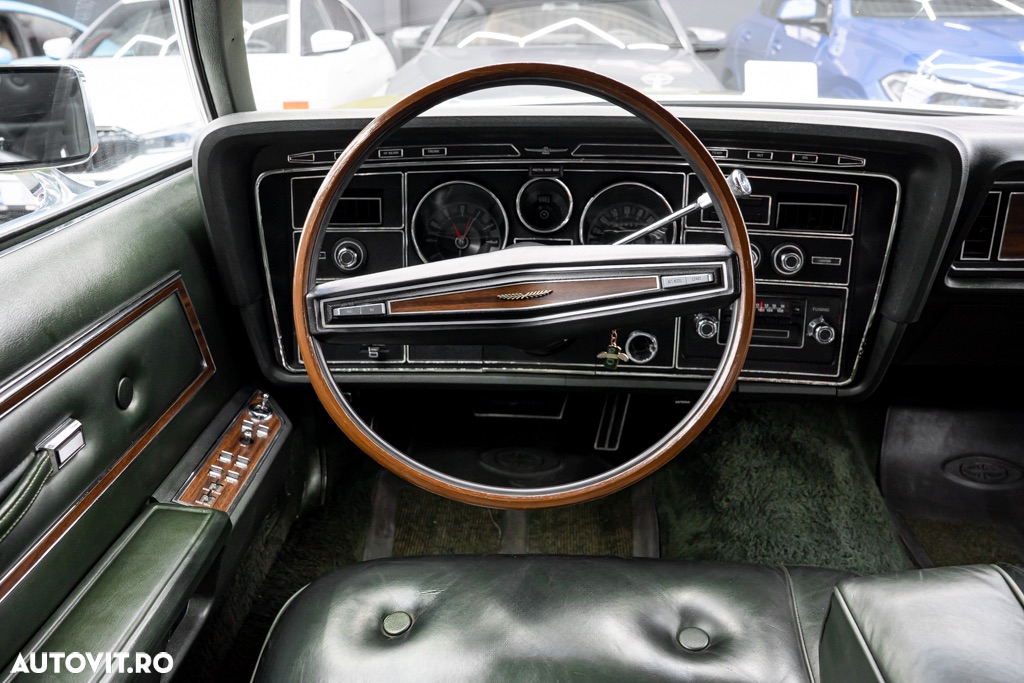 Ford Thunderbird - 11