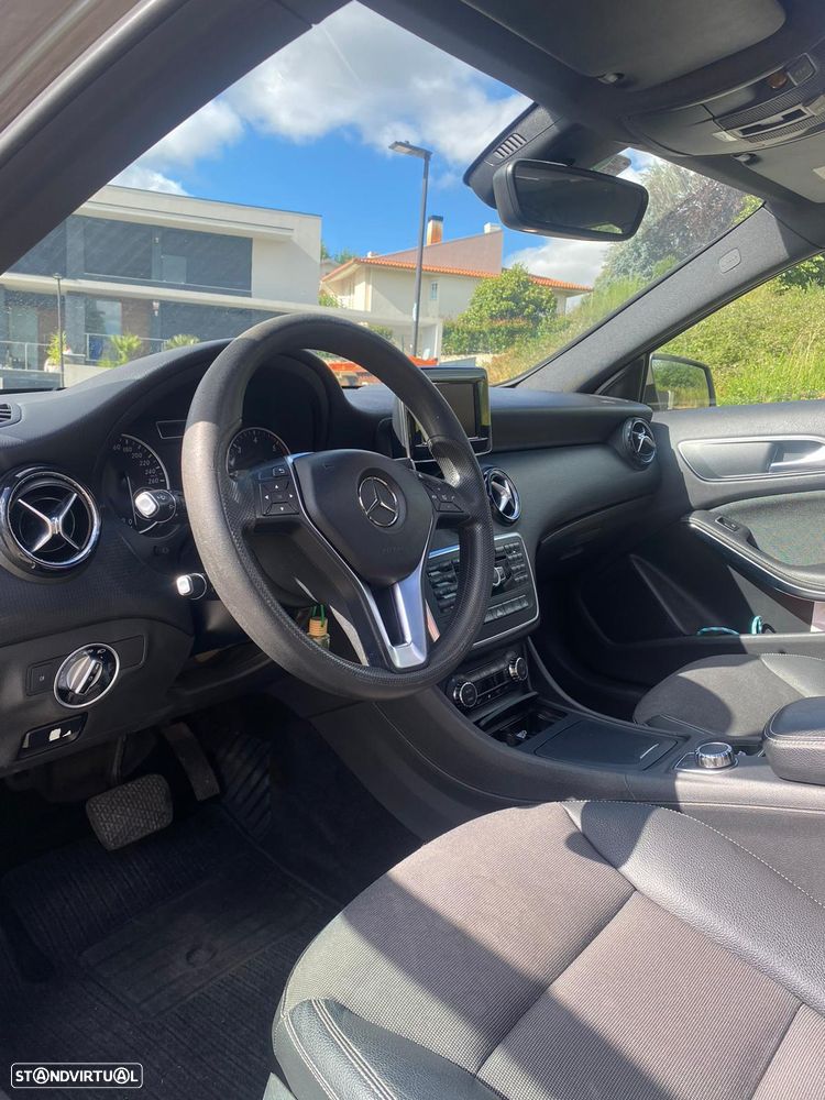 Mercedes-Benz A 220 CDI 4Matic 7G-DCT Urban - 8