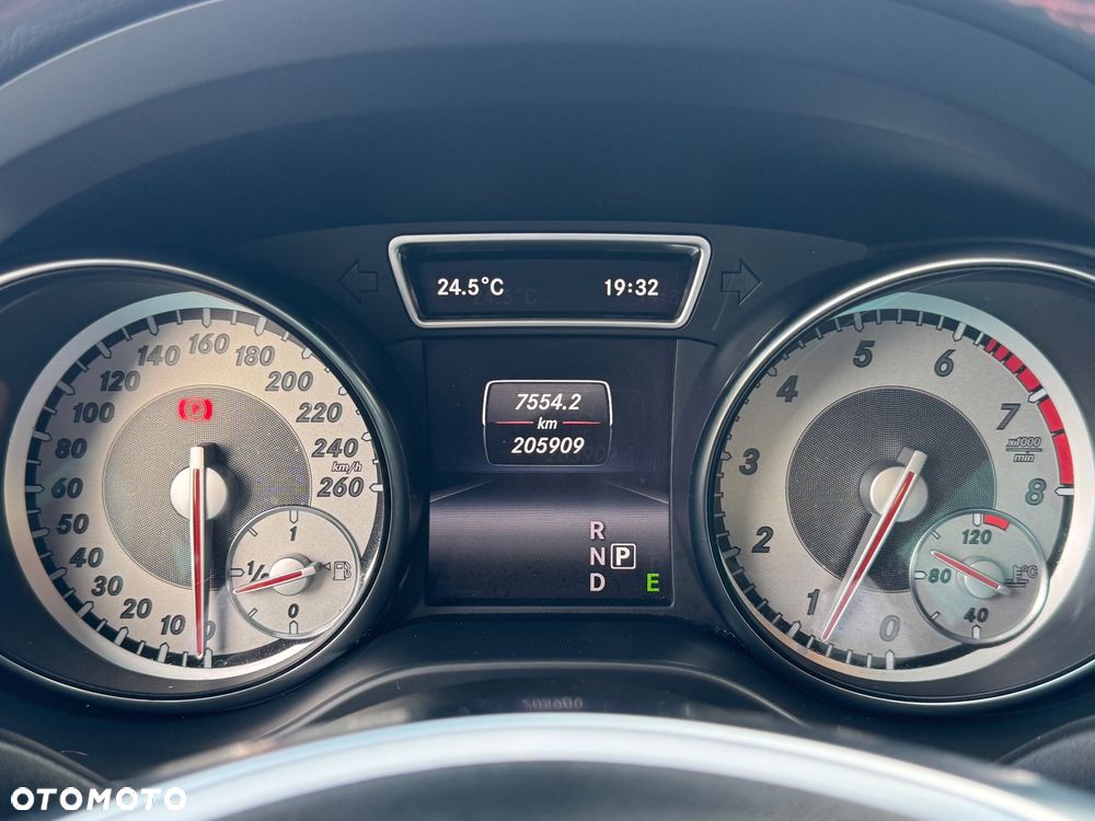 Mercedes-Benz CLA 200 7G-DCT AMG Line - 20