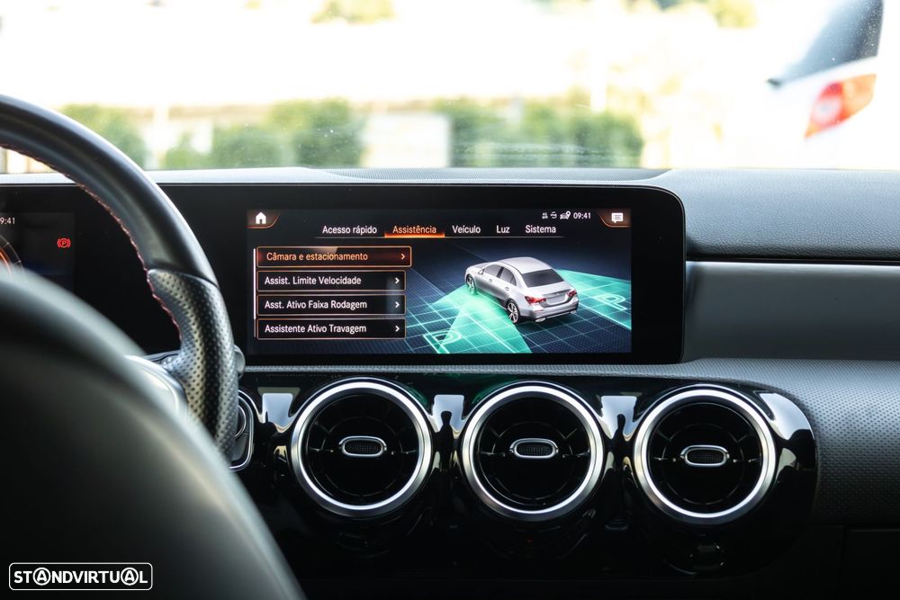 Mercedes-Benz A 250 e AMG Line - 37