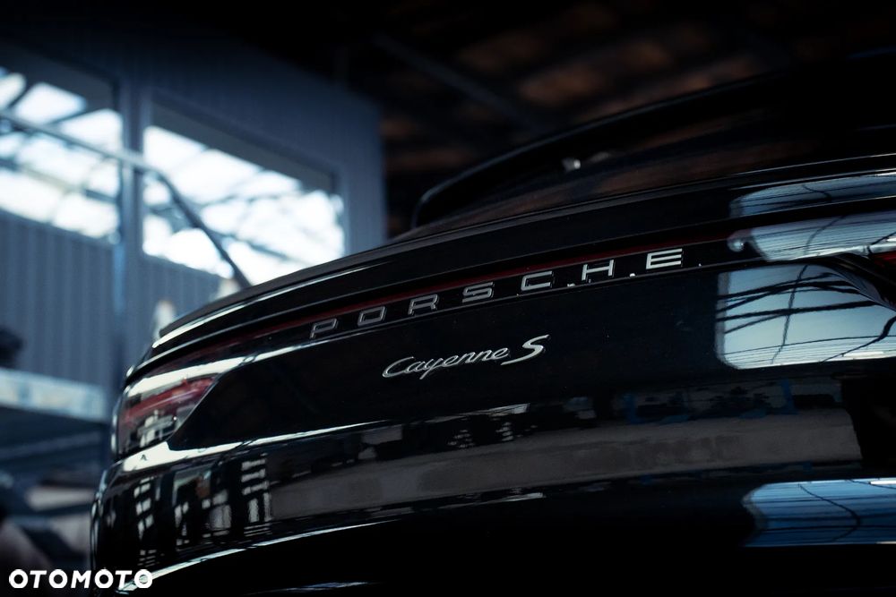 Porsche Cayenne S - 22