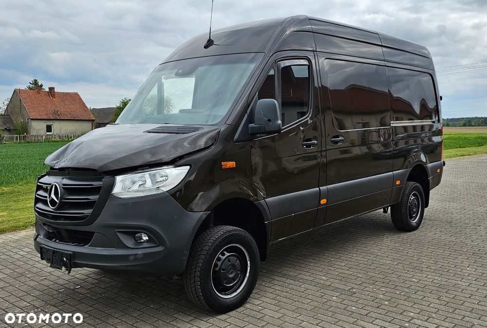 Mercedes-Benz Sprinter - 1