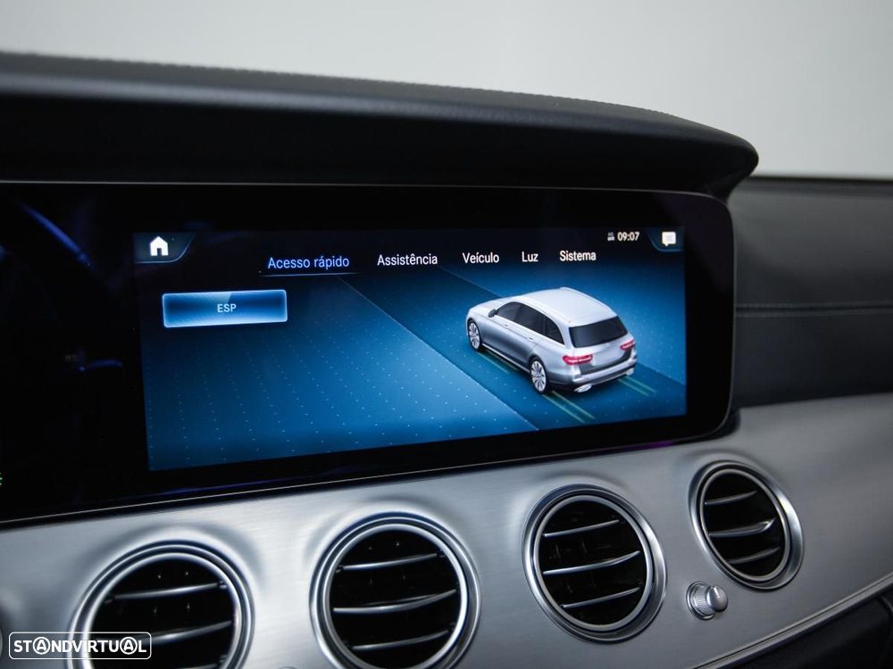 Mercedes-Benz E 300 de AMG Line - 26