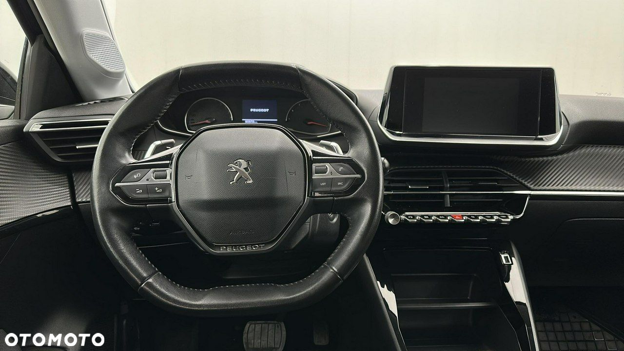 Peugeot 208 - 10