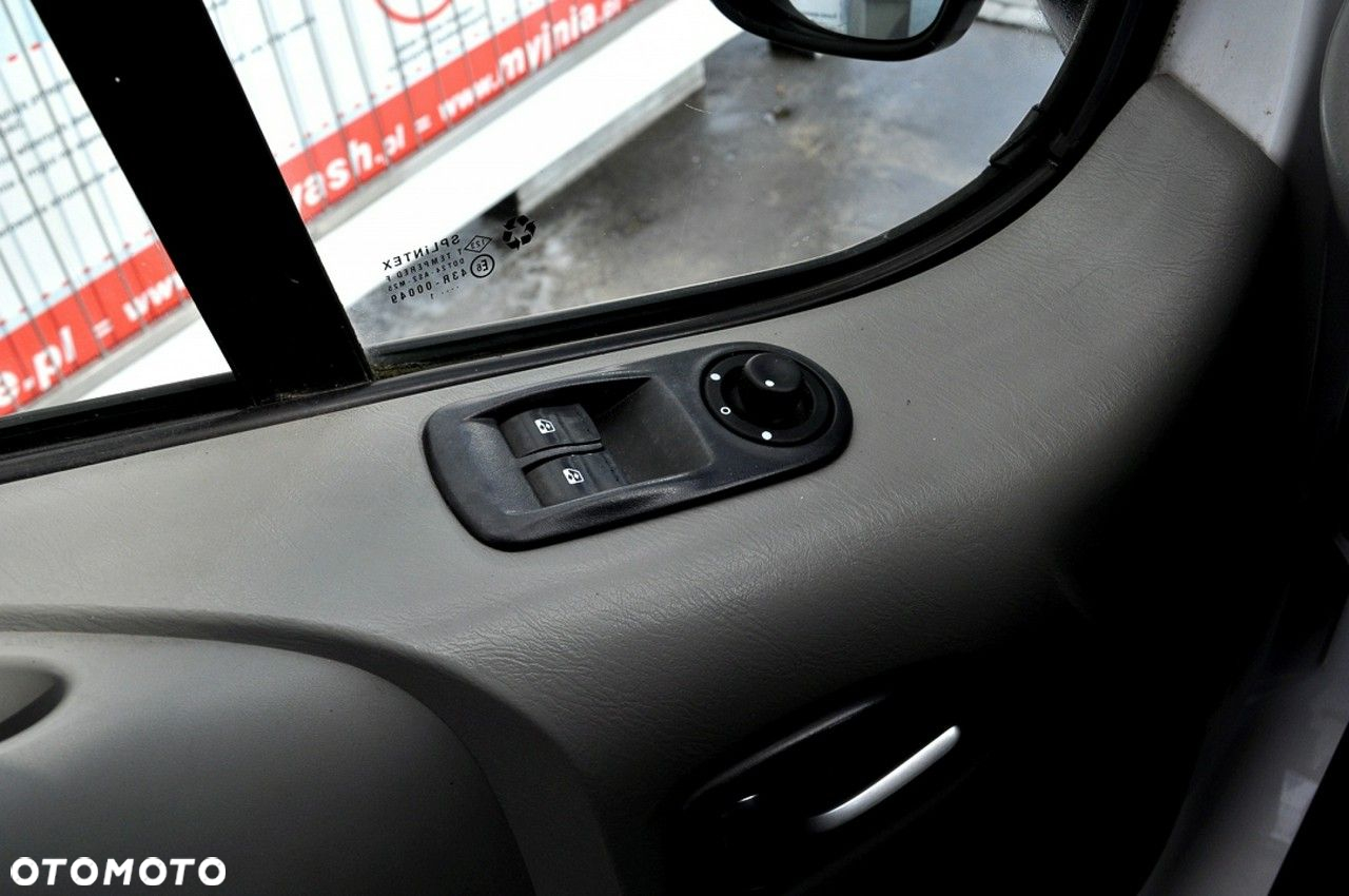 Renault Trafic - 13