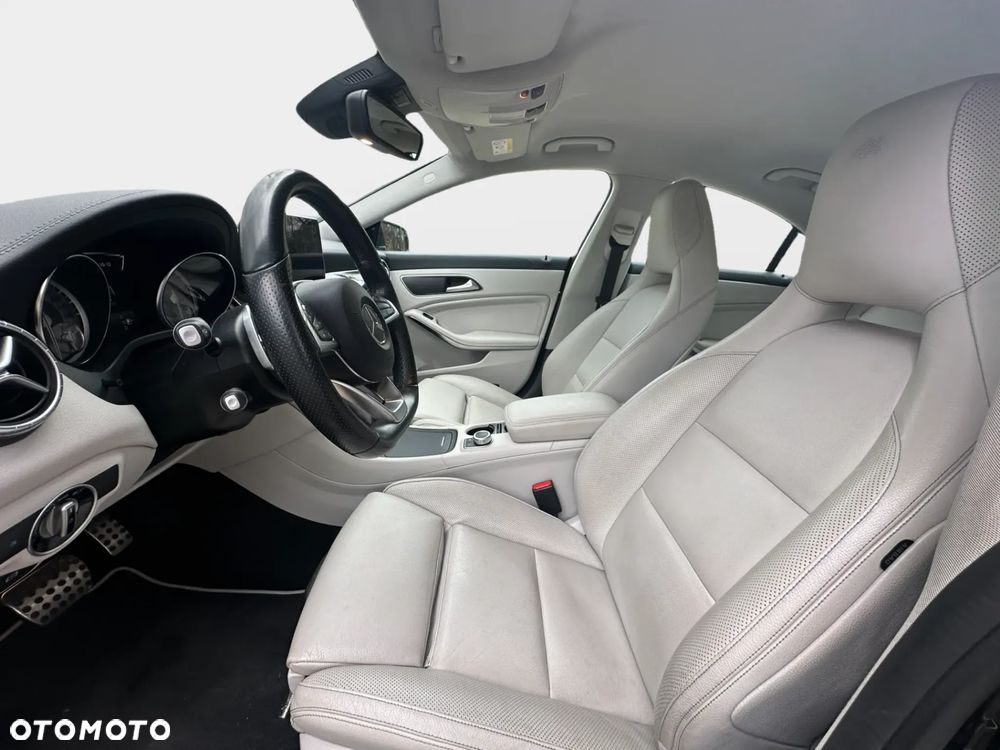Mercedes-Benz CLA 220 d 7G-DCT AMG Line - 11