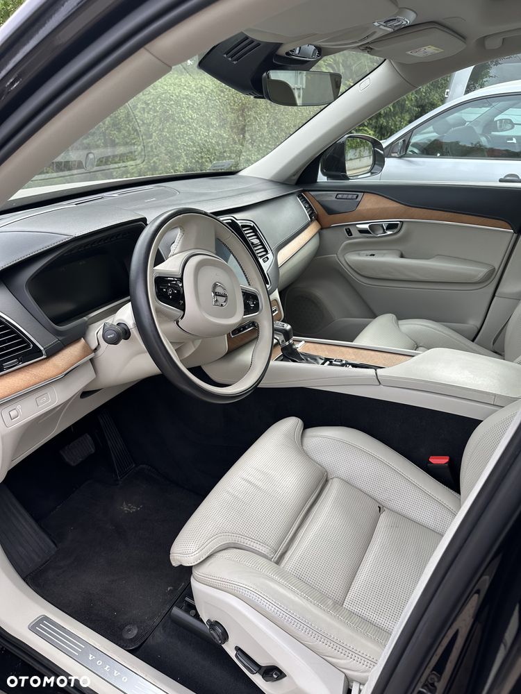 Volvo XC 90 - 7