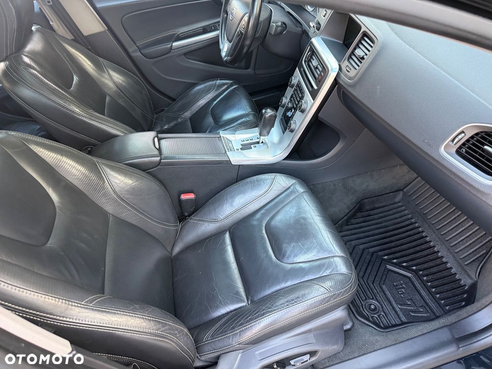Volvo S60 T6 AWD R-Design - 13