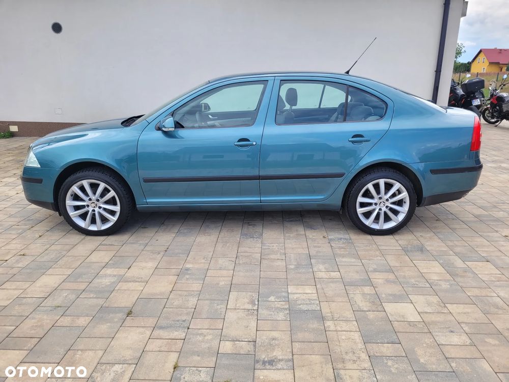 Skoda Octavia 1.6 Ambiente - 3