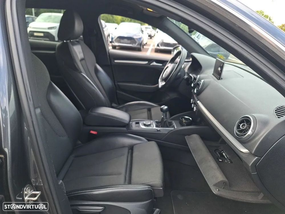 Audi A3 Sportback 2.0 TDI S-line - 2