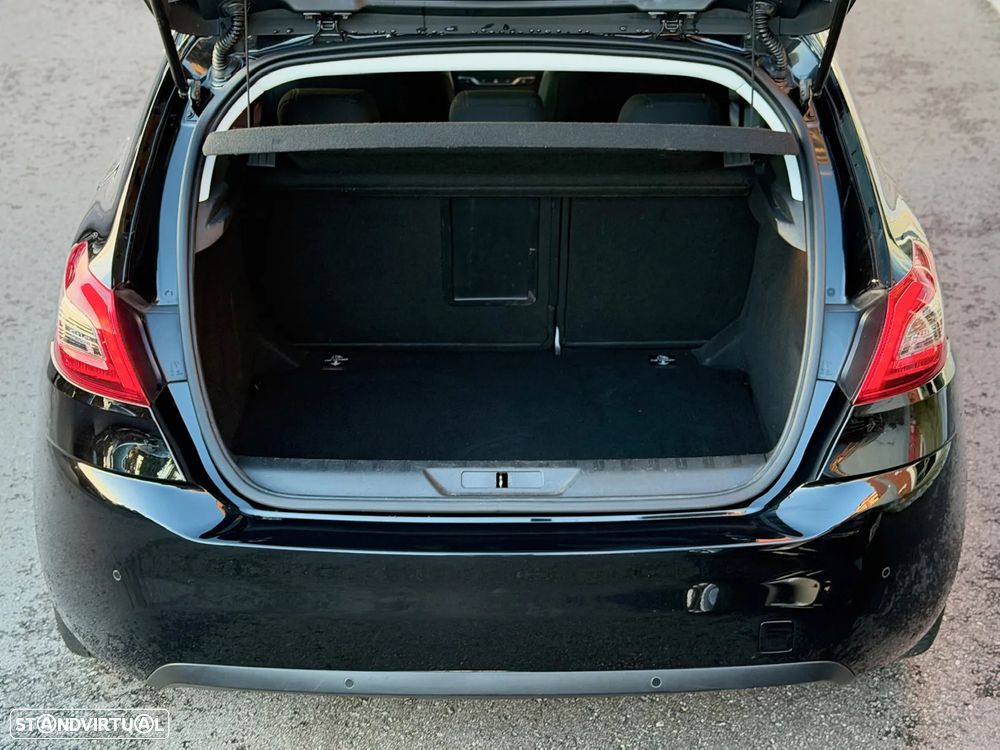 Peugeot 308 1.2 PureTech Allure Pack EAT8 - 14