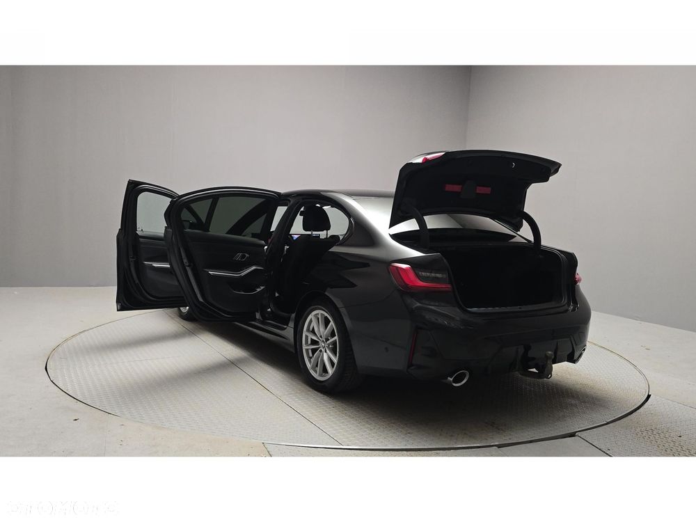 BMW Seria 3 320d xDrive mHEV M Sport - 11