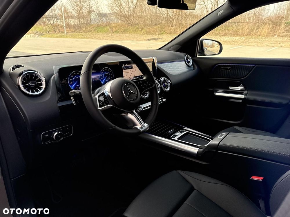 Mercedes-Benz EQA - 10