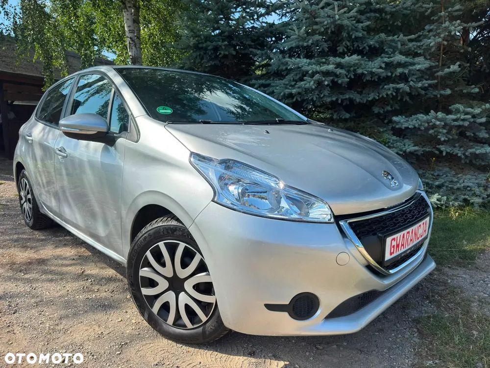 Peugeot 208 - 1