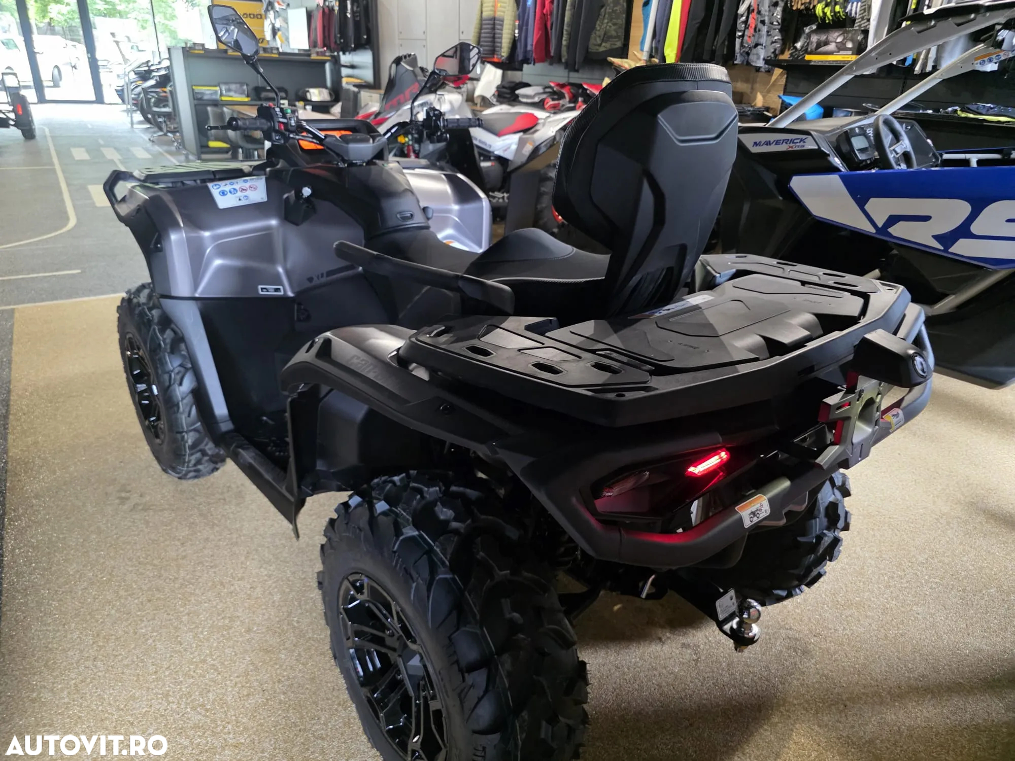 Can-Am Outlander Max - 12