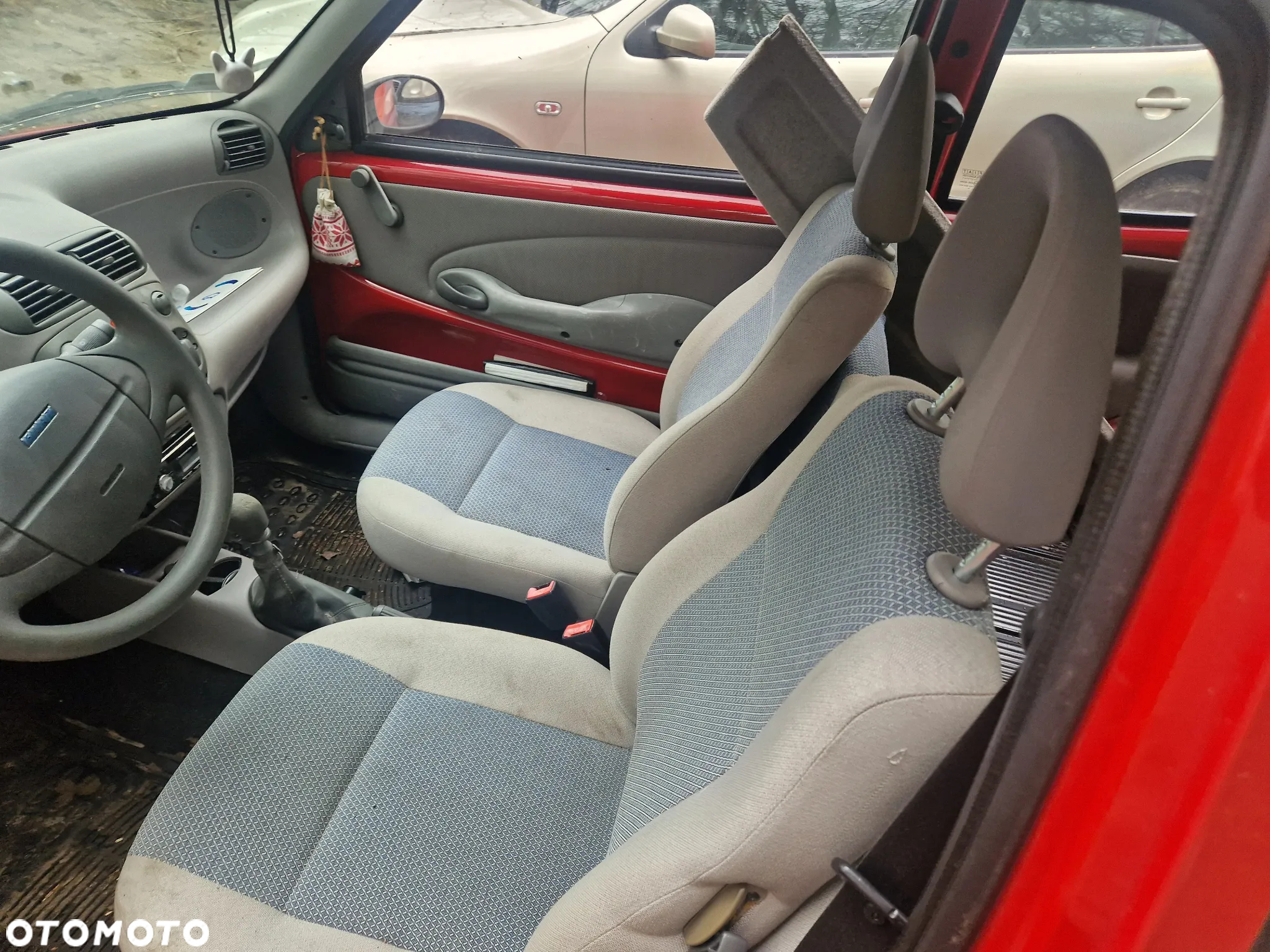 fiat seicento fotel kanapa deska kokpit podsufitka boczek podłokietnik licznik panel szyb stacyjka - 3