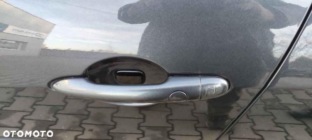 Renault Laguna dCi 180 FAP Initiale - 17