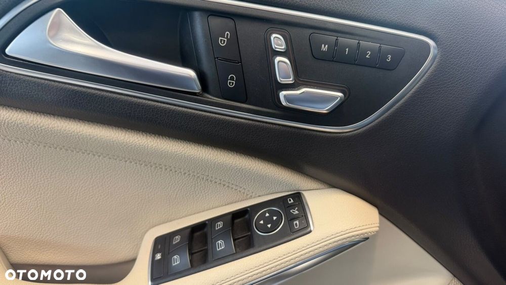 Mercedes-Benz GLA - 17