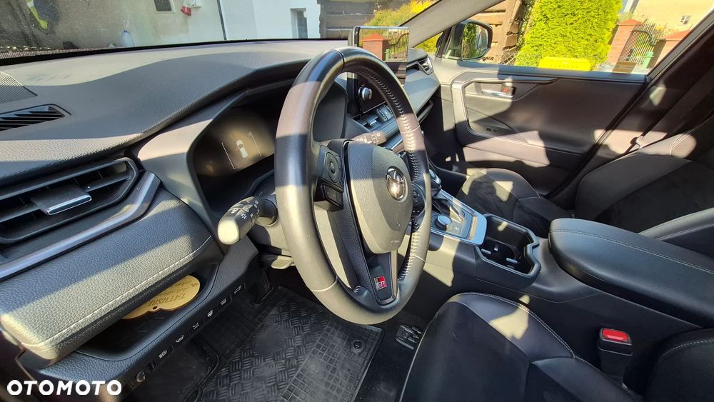 Toyota RAV4 - 6