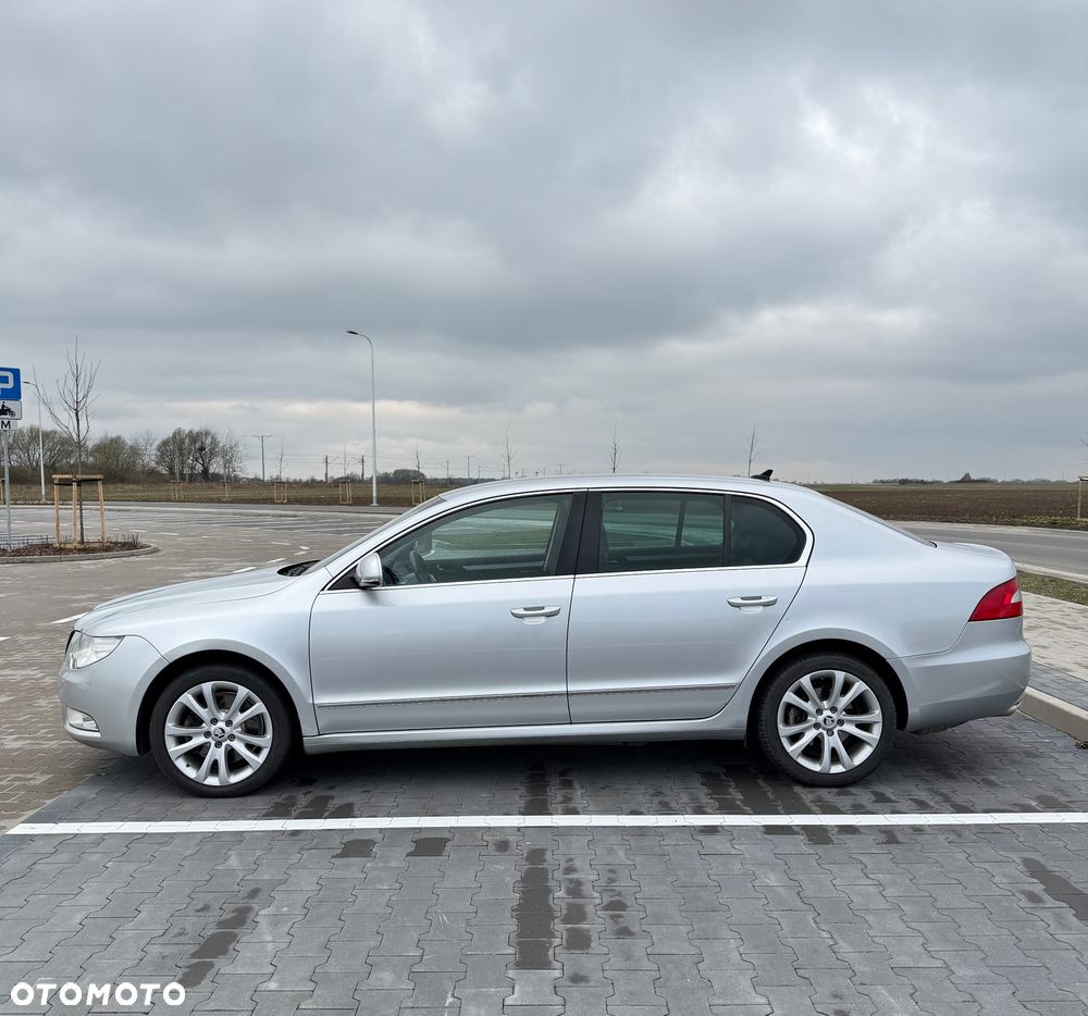 Skoda Superb 2.0 TDI Platinum DSG - 4