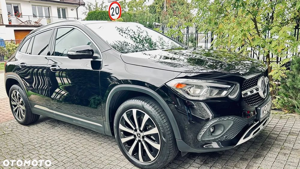 Mercedes-Benz GLA - 30