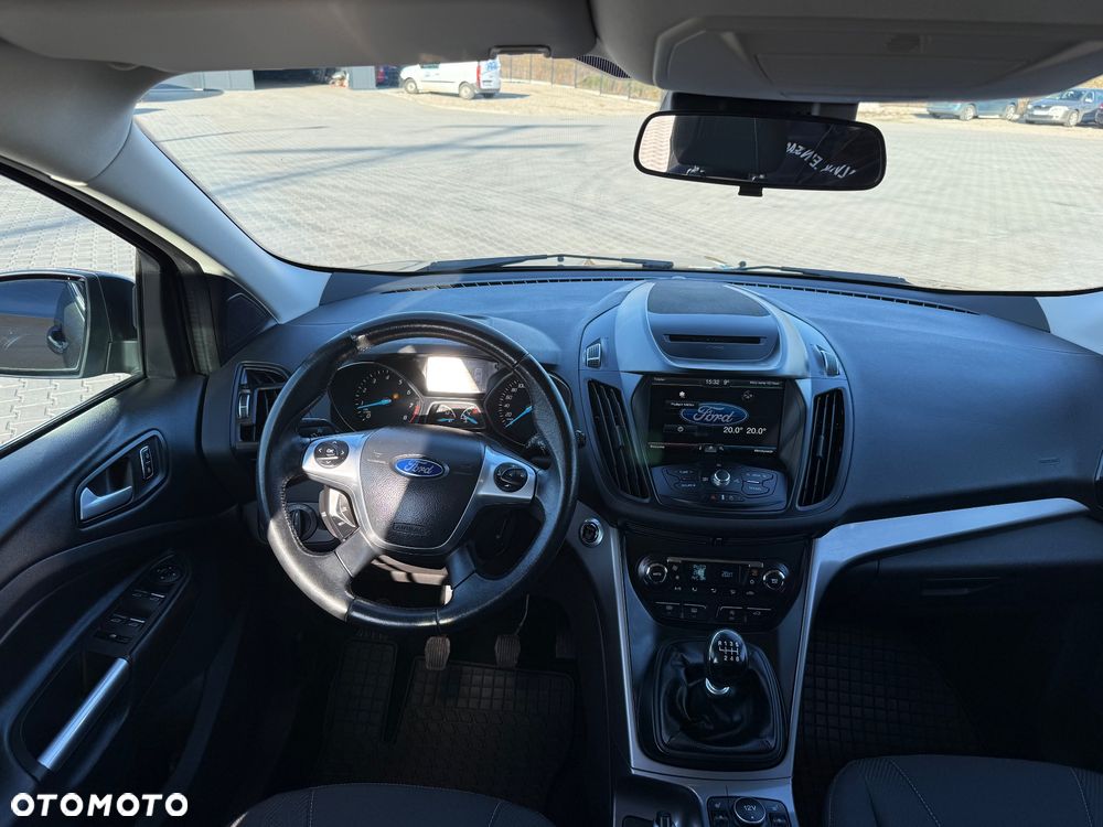 Ford Kuga 1.5 EcoBoost 2x4 Titanium - 18