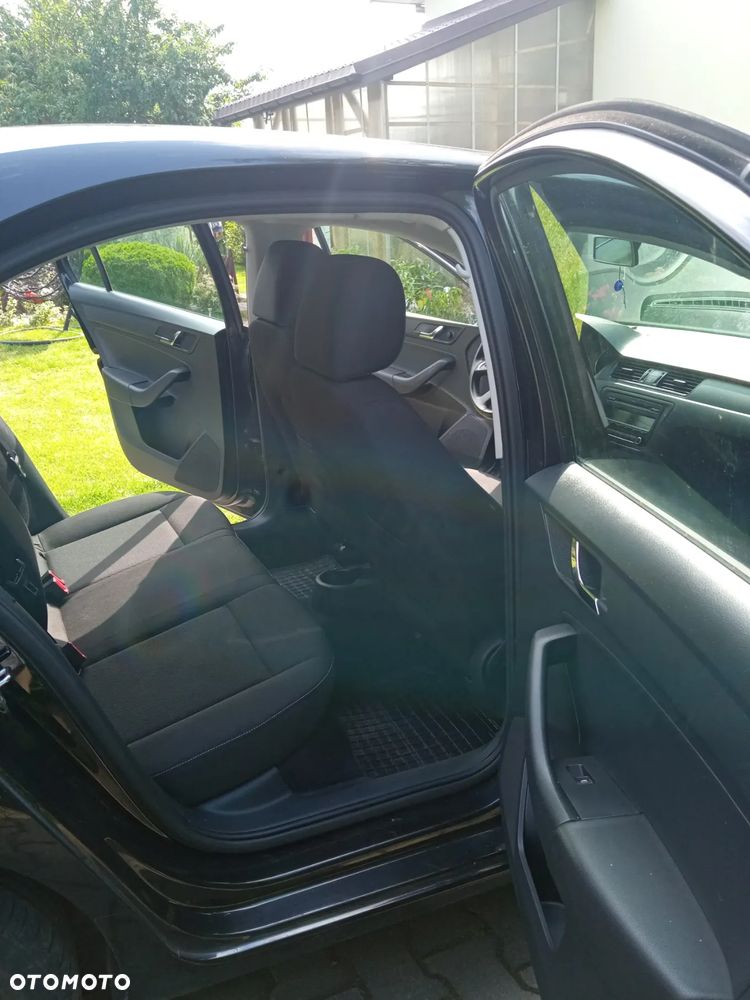 Skoda RAPID 1.2 TSI Active - 10