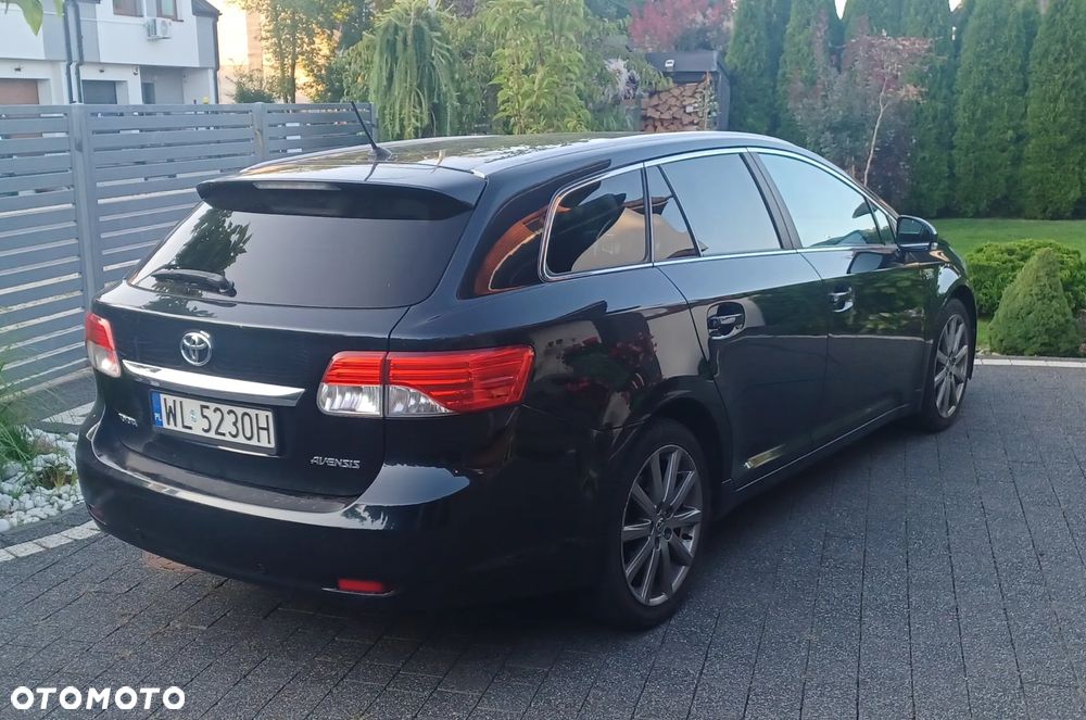 Toyota Avensis - 8