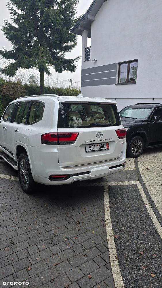 Toyota Land Cruiser - 6