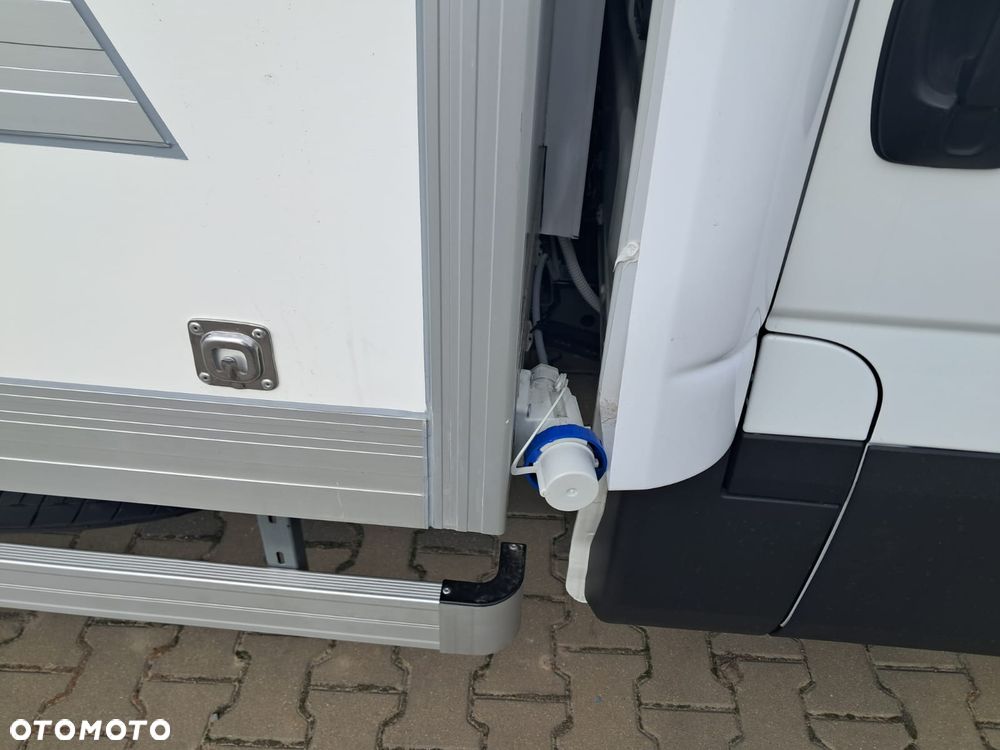 Iveco Daily 35S18 izoterma 8 EP z spojlerem i agregatem - 29