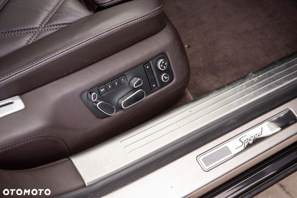 Bentley Flying Spur Mulliner - 32