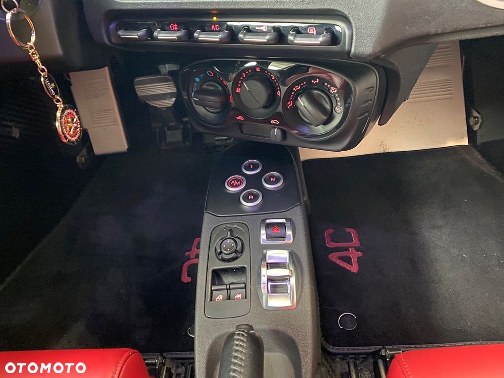 Alfa Romeo 4C - 32
