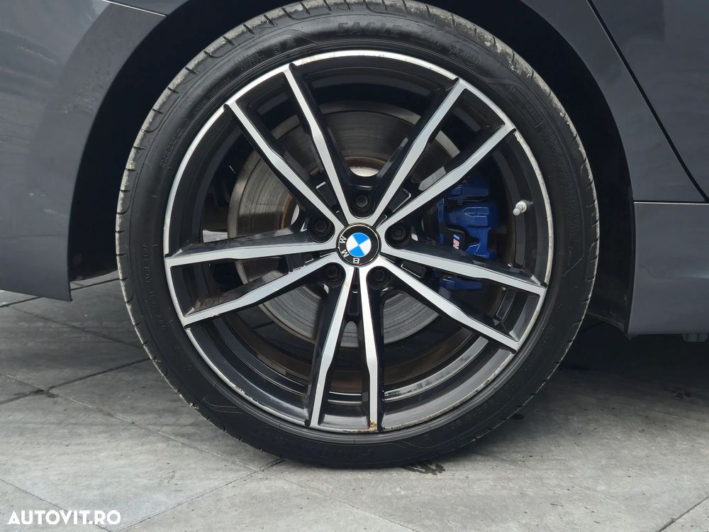 BMW Seria 3 330e iPerformance M Sport - 15